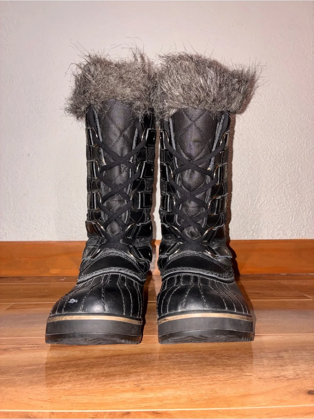 Sorel Women’s Tofino II Waterproof Faux Fur Gray Black Winter Boots - size 7.5